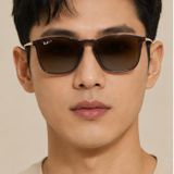 Kính mát Rayban Chris RB4187F 6593T5 trên nền trắng