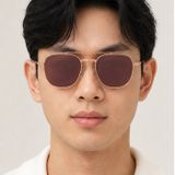 Kính mát Rayban Frank Ii Titanium RB8258 3140/AF trên nền trắng