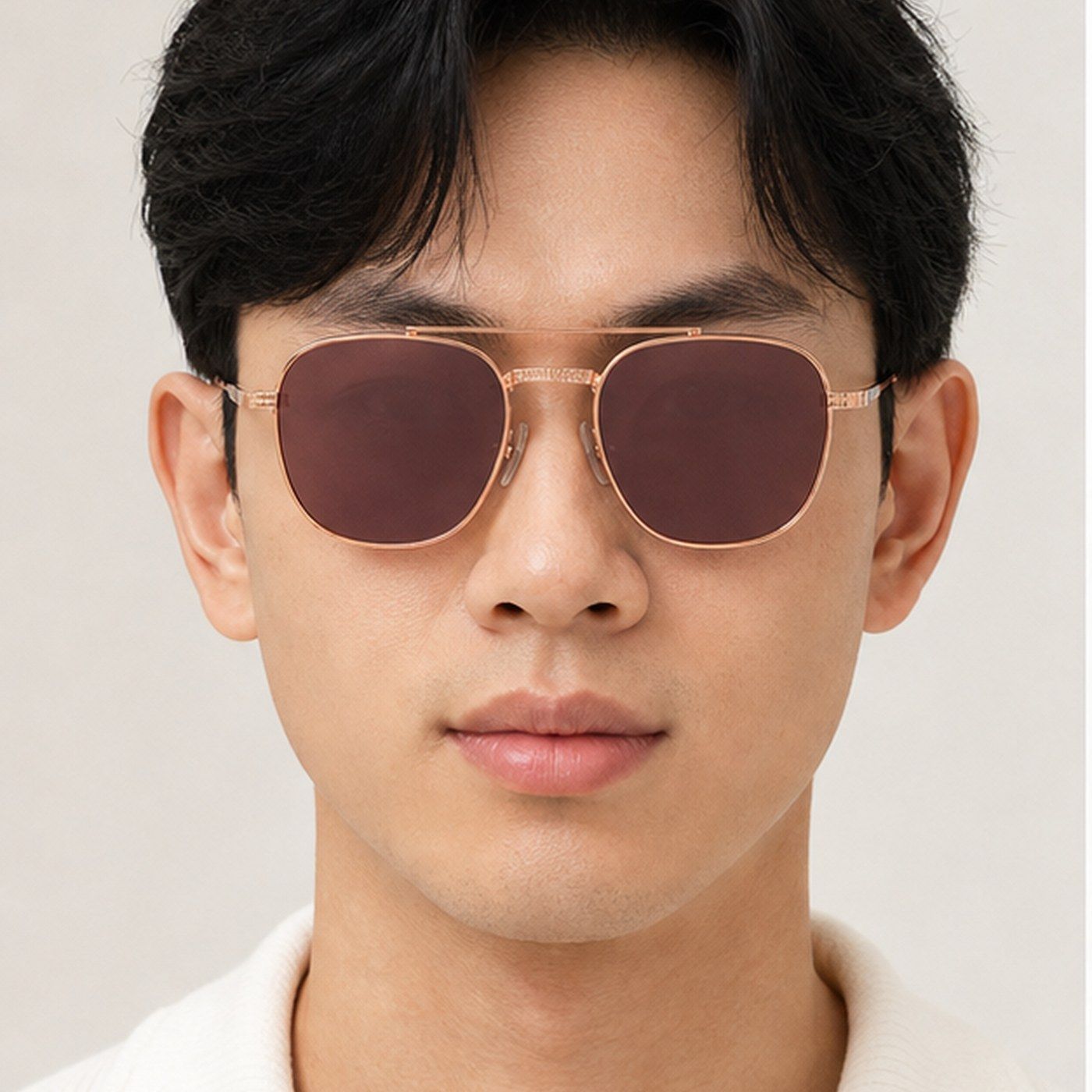 Kính mát Rayban Frank Ii Titanium RB8258 3140/AF trên nền trắng