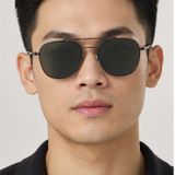 Kính mát Rayban Frank Ii Titanium RB8258 3141/K8 trên nền trắng