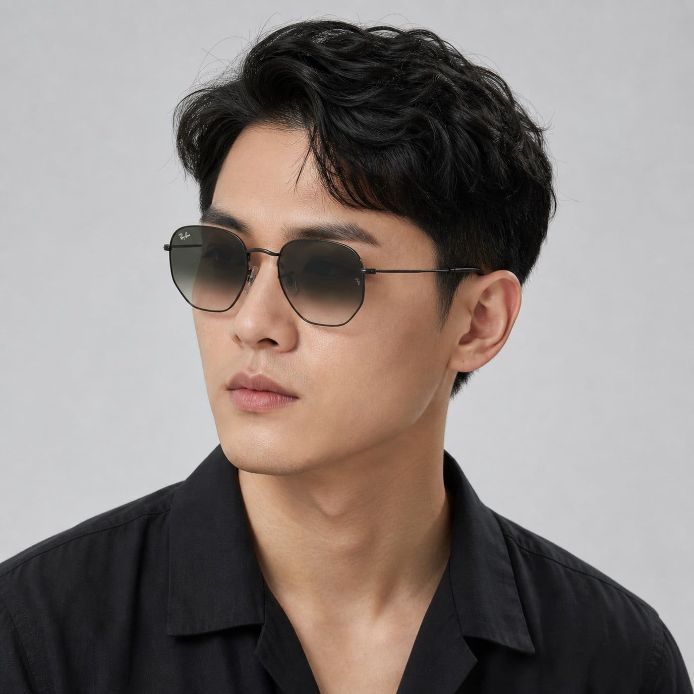 Kính mát Rayban Hexagonal RB3548 002/71 - Đen bóng, tròng xám chuyển sắc