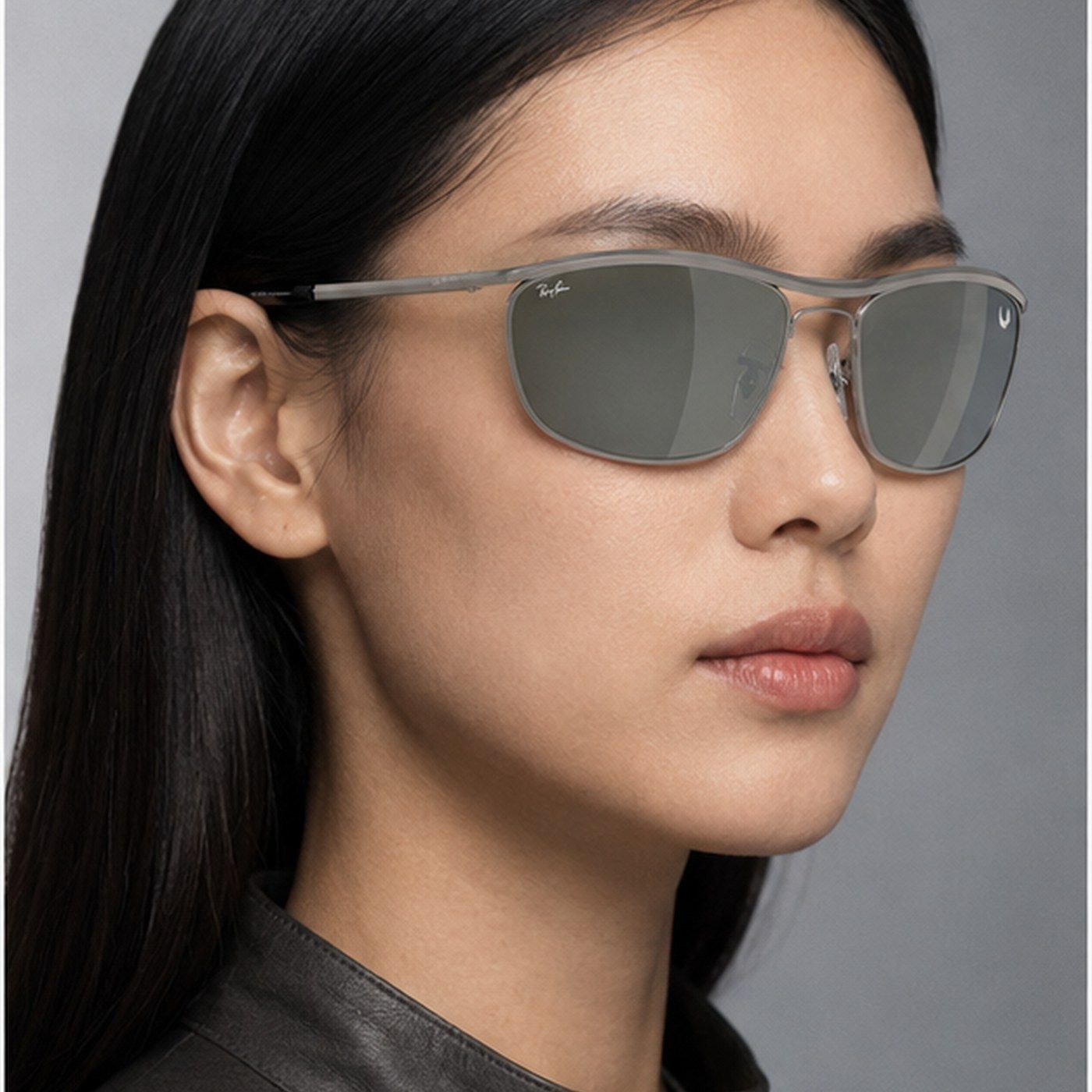Kính mát Rayban Star Wars The Mandalorian Olympian Deluxe RB3119M 928040 trên nền trắng