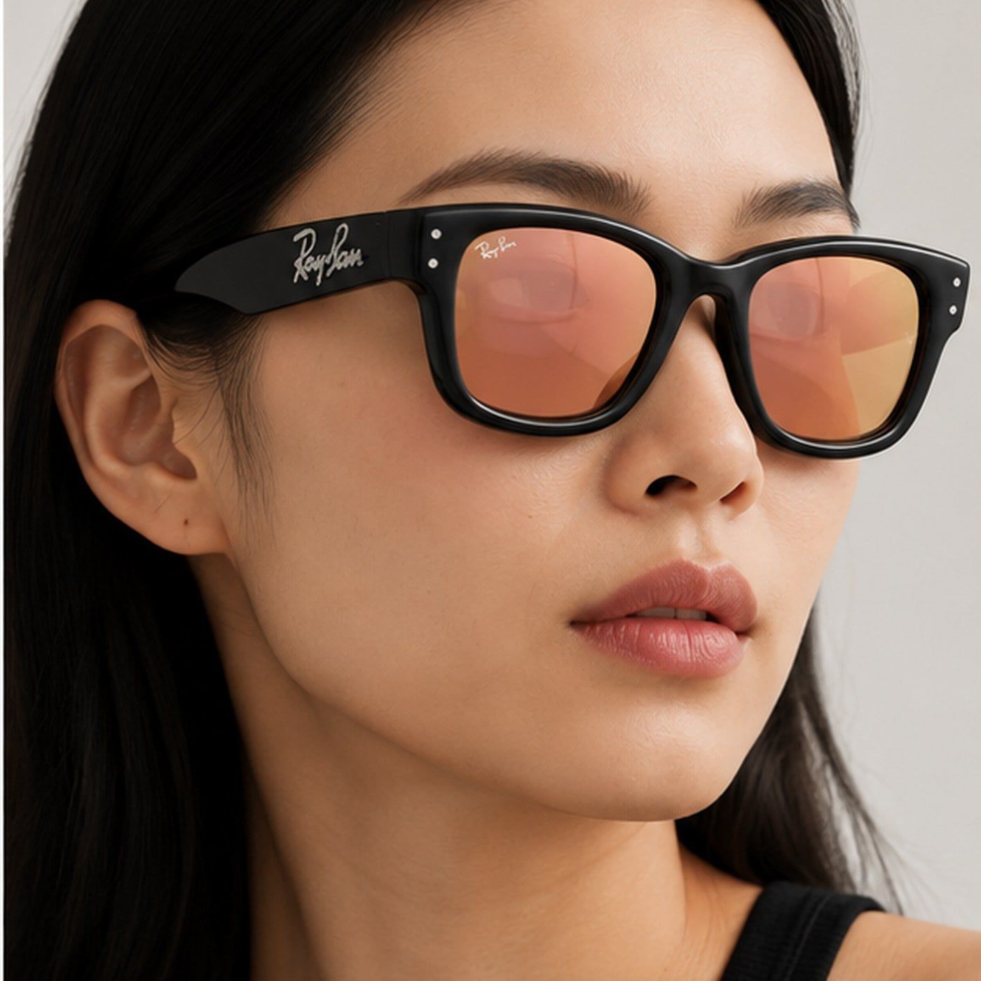 Kính mát Rayban A$AP Rocky Wayfarer Puffer Crystal Edition RB4940B 68647J trên nền trắng