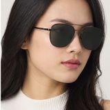 Kính mát Rayban Frank Ii Titanium RB8258 3141/K8 trên nền trắng