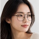 Gọng kính Rayban Frank RX3857VF 2509 trên nền trắng