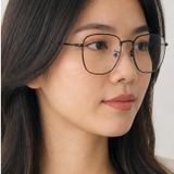 Gọng kính Rayban Frank RX3857VF 3118 trên nền trắng