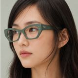 Gọng kính Rayban Zena RX7330F 8345 trên nền trắng