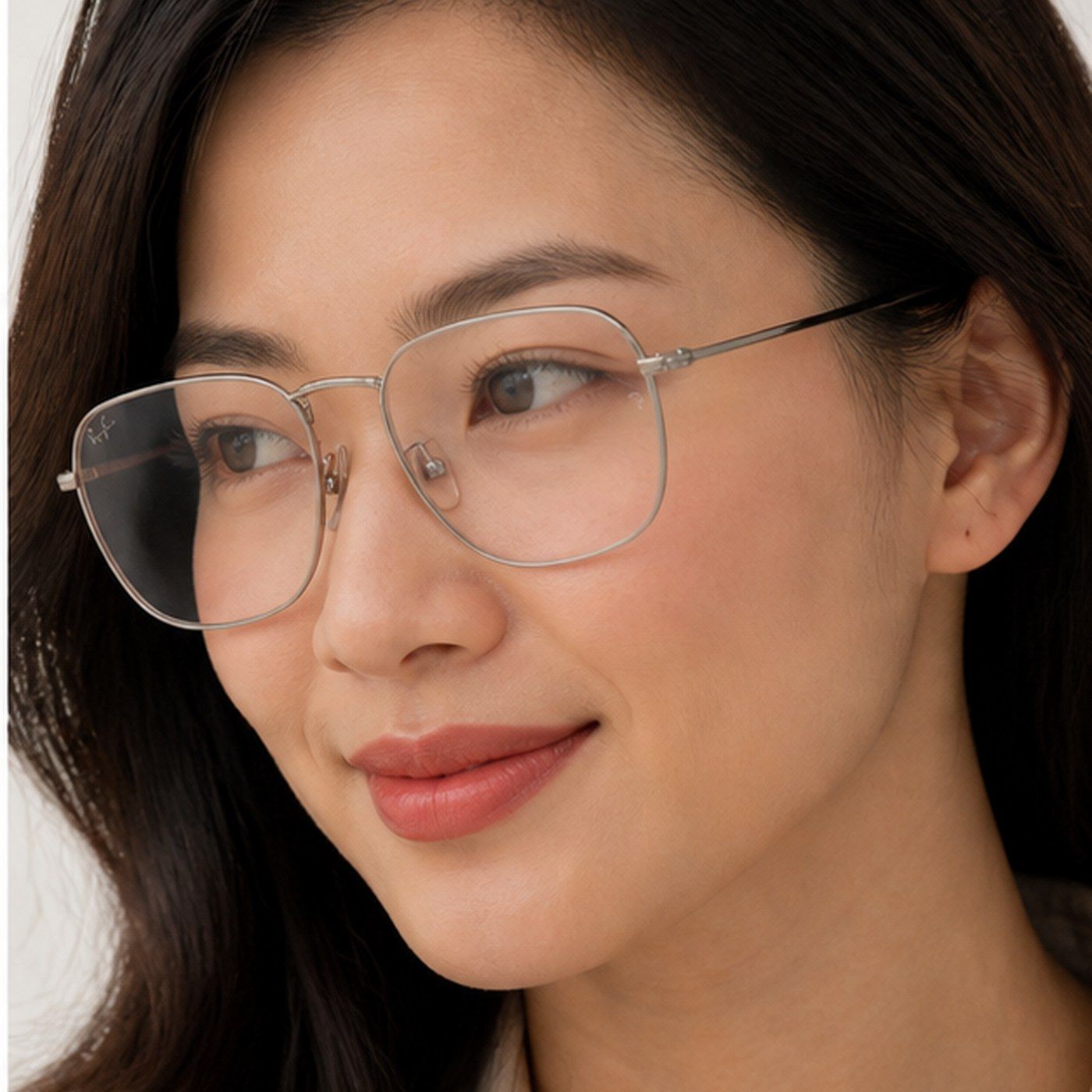 Gọng kính Rayban Frank RX8157V 1224 trên nền trắng