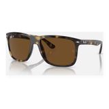 Kính mát Rayban Boyfriend Two RB4547F 710/57 góc ba phần tư trên nền trắng