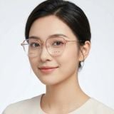 Gọng kính Parim 85075 K3P – người mẫu đeo kính
