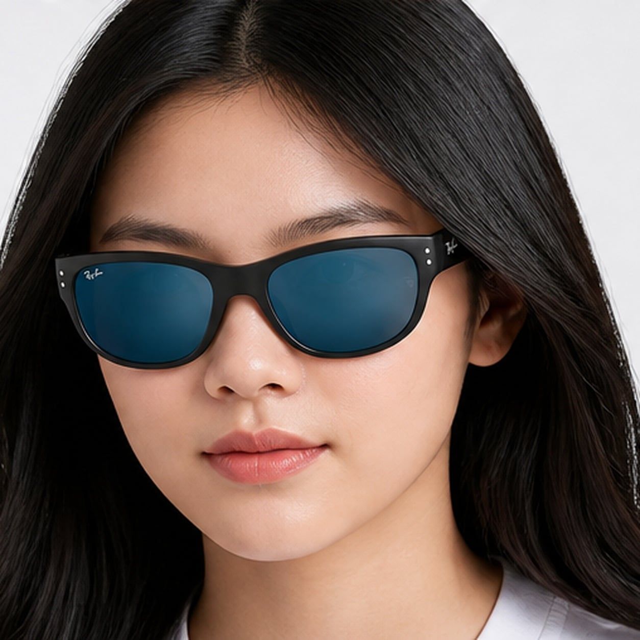 Kính mát trẻ em Rayban Junior RJ9189S 100S55 - Đen mờ – người mẫu đeo kính