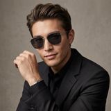 Kính mát BURBERRY BE3171 100387 – người mẫu đeo kính