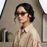 Kính mát BURBERRY BE4488 420213 – người mẫu đeo kính