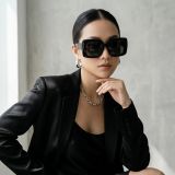 Kính mát CELINE CL40263F 01A