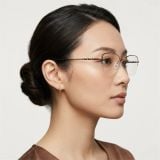 Gọng kính CHARMANT CH29228 BR – người mẫu đeo kính