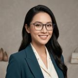 Gọng kính Esprit ET21062 505 – người mẫu đeo kính