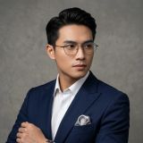 Gọng kính Esprit ET33437 535 – người mẫu đeo kính