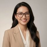 Gọng kính Esprit ET33517 538 – người mẫu đeo kính