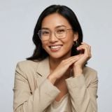 Gọng kính Esprit ET33521 515 – người mẫu đeo kính