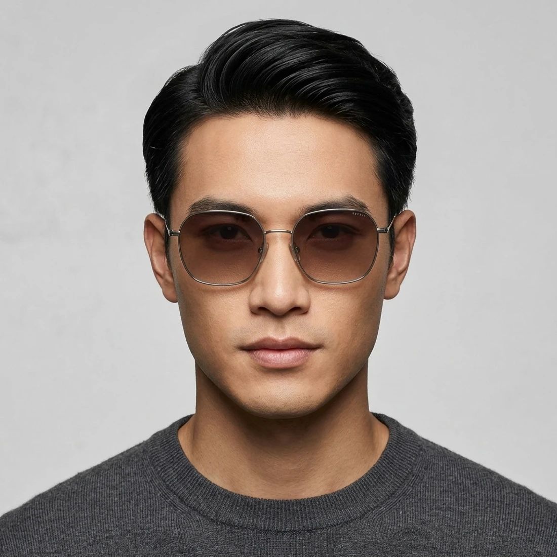Kính mát Esprit ET40066 527 – người mẫu đeo kính