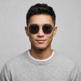 Kính mát Esprit ET40066 538 – người mẫu đeo kính