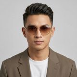 Kính mát Esprit ET40068 535 – người mẫu đeo kính