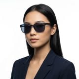 Kính mát Esprit ET40097 543 – người mẫu đeo kính