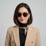 Kính mát Esprit ET40101 531 – người mẫu đeo kính