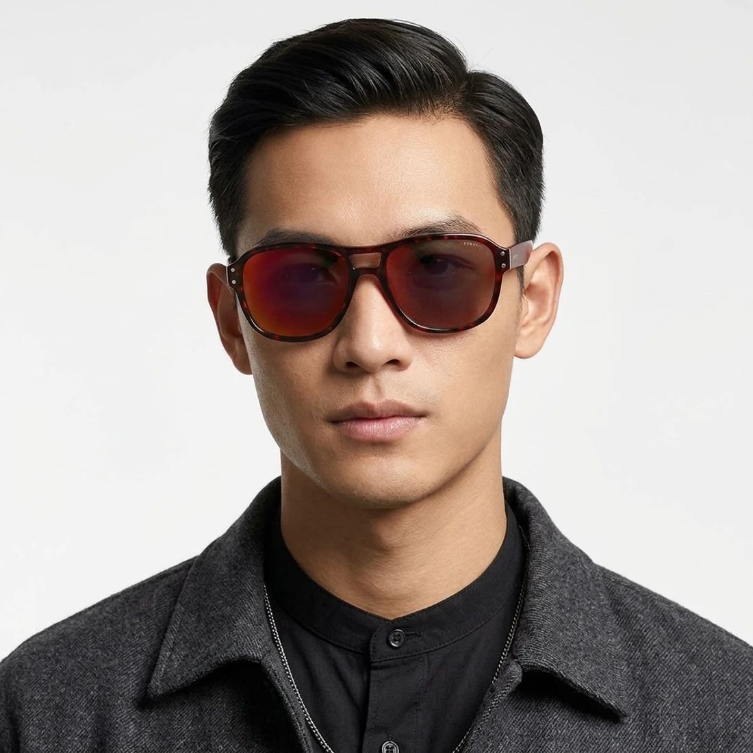 Kính mát Esprit ET40303 531 – người mẫu đeo kính