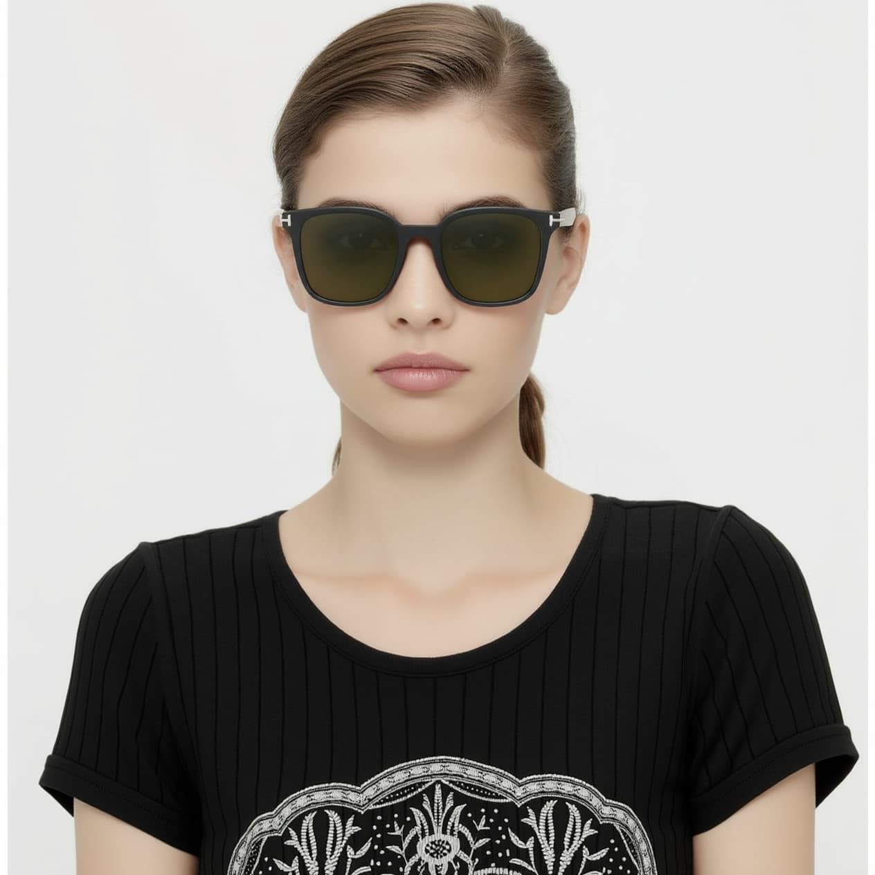  Kính mát Tom Ford TF1135K 01N 