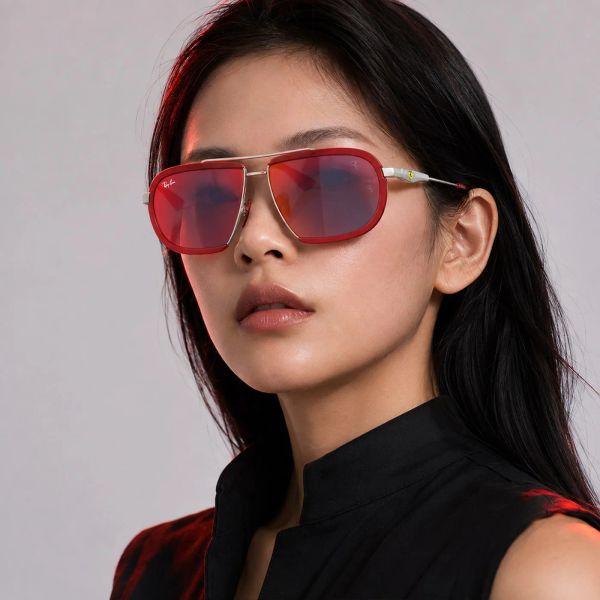 Kính mát Rayban × Scuderia Ferrari 499P Hypercar Limited Edition 2026 RB3790M F0316P - Bạc bóng, tròng xám đậm tráng gương xanh/đỏ