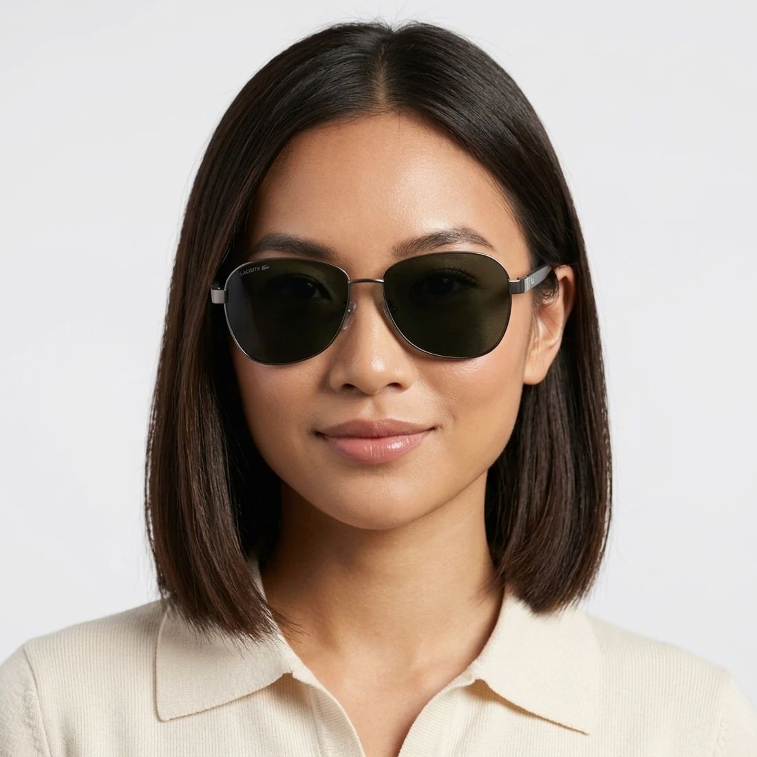 Kính mát Lacoste L267SPLB 020 – người mẫu đeo kính