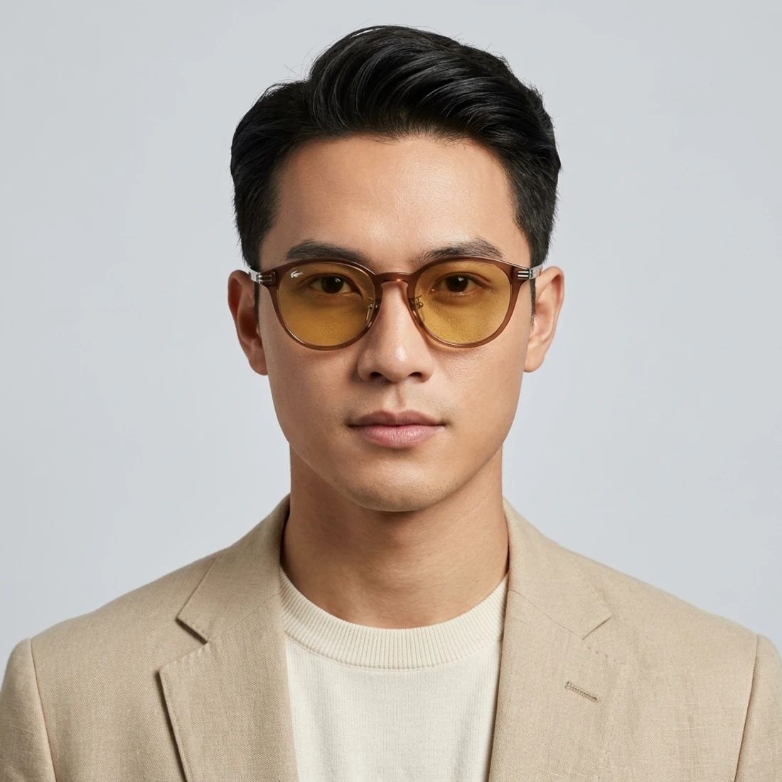 Kính mát Lacoste L6067SLB 210 – người mẫu đeo kính