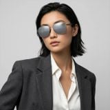 Kính mát MAUI JIM MJ651 02-DSB – người mẫu đeo kính