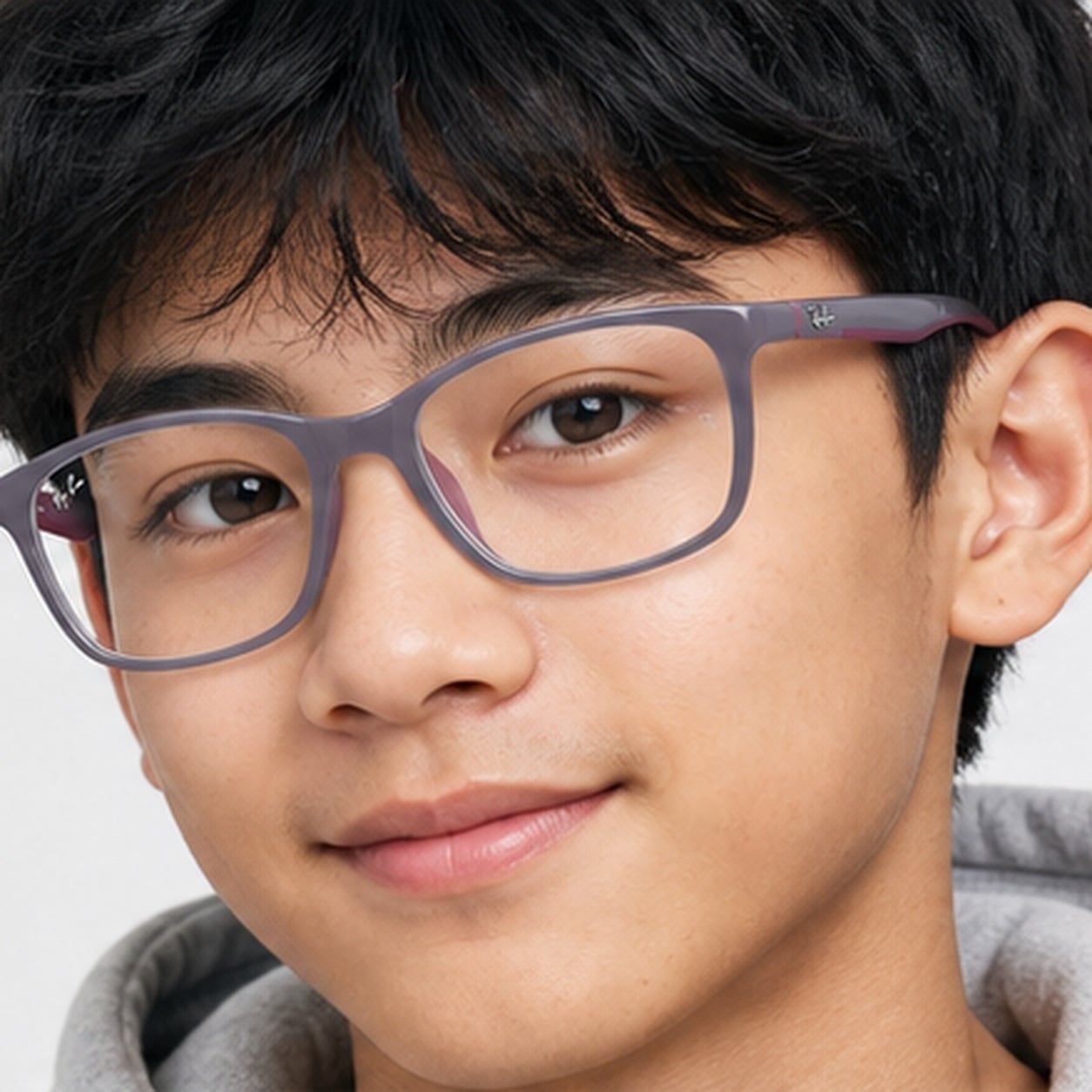 Gọng kính trẻ em Rayban Junior RY1644 7512 - Tím phối cao su hồng – người mẫu đeo kính