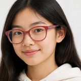 Gọng kính trẻ em Rayban Junior RY1950 7204 - Đỏ phối trong suốt tự nhiên – người mẫu đeo kính