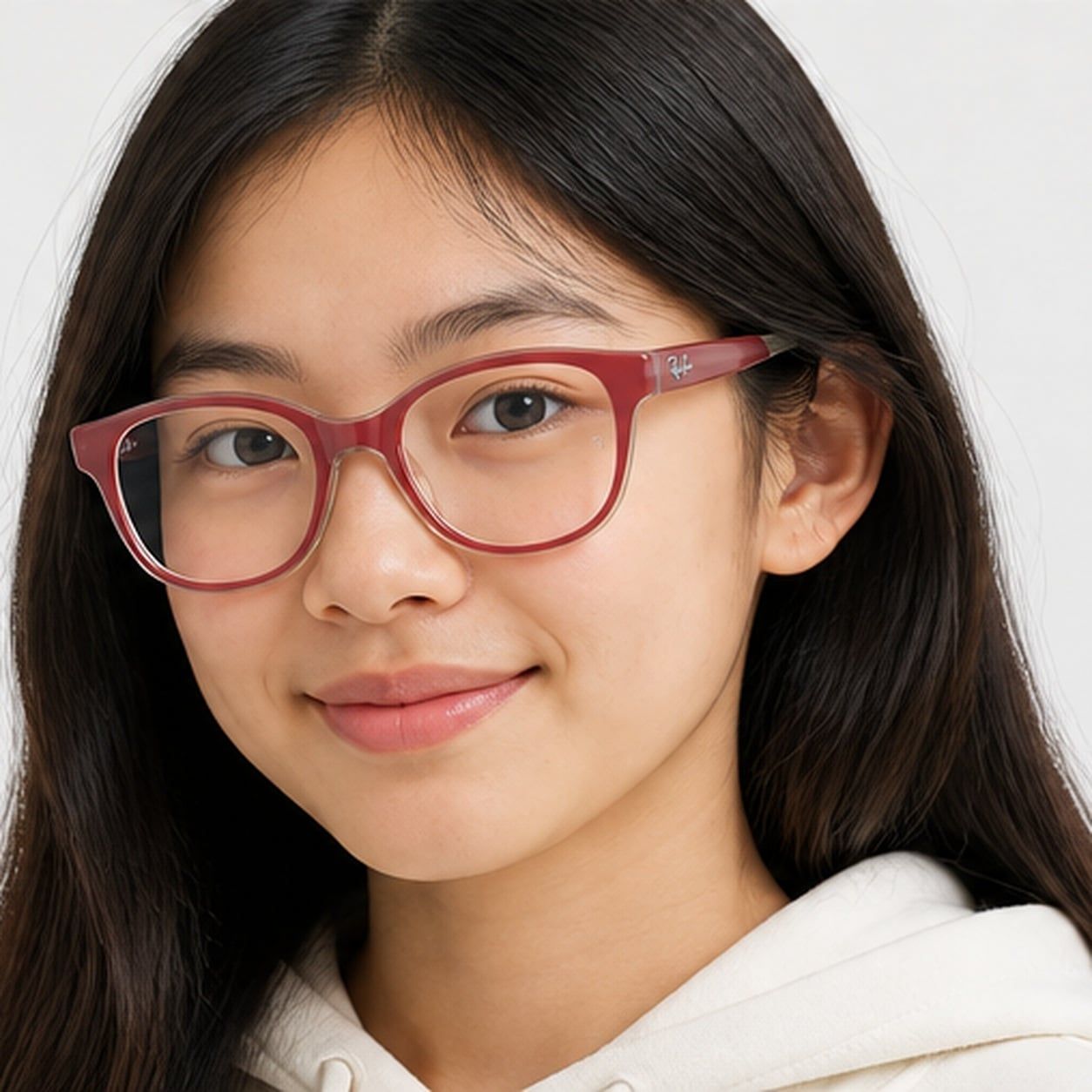 Gọng kính trẻ em Rayban Junior RY1950 7204 - Đỏ phối trong suốt tự nhiên – người mẫu đeo kính