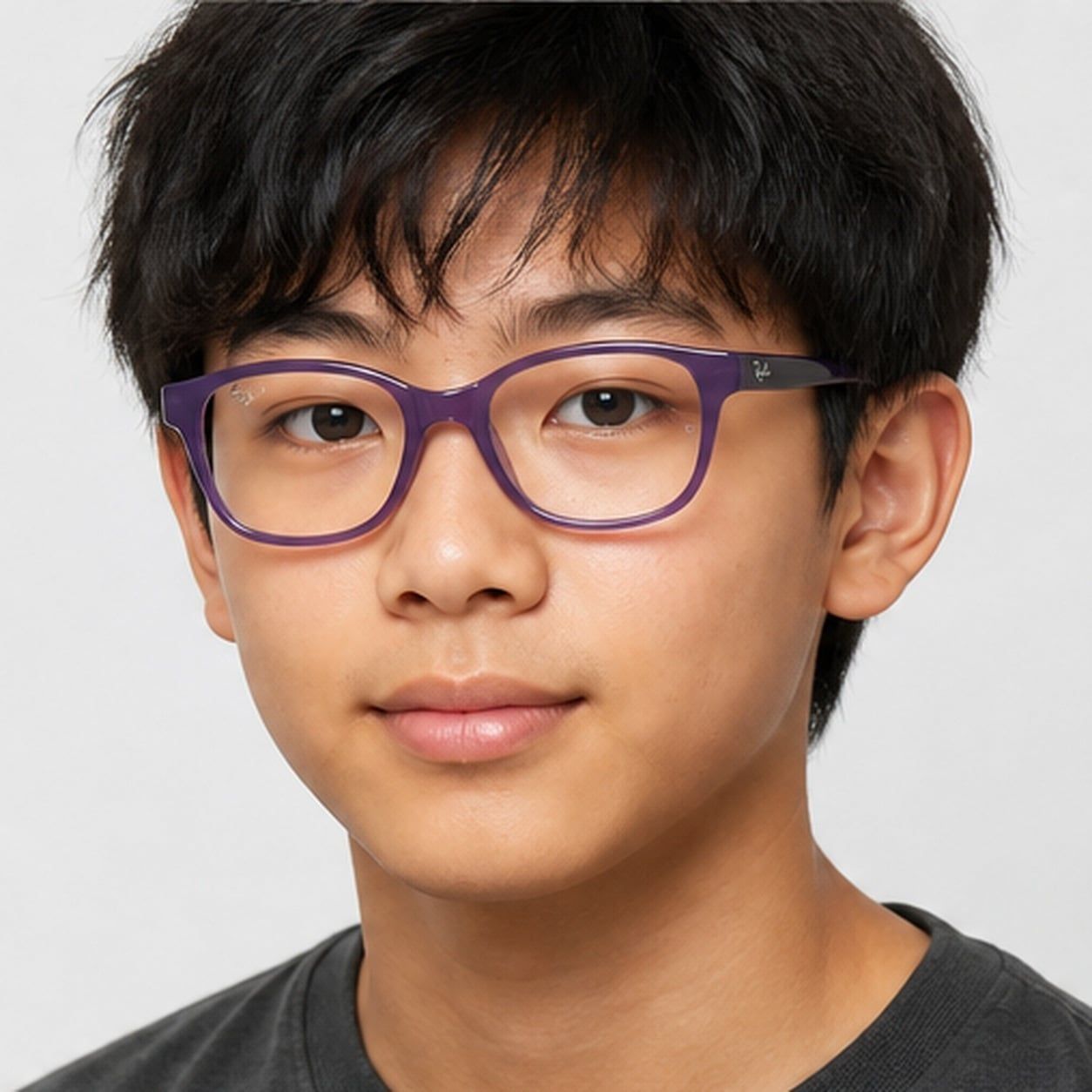 Gọng kính trẻ em Rayban Junior RY1950 7206 - Tím phối tím trong suốt – người mẫu đeo kính