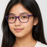 Gọng kính trẻ em Rayban Junior RY1950 7206 - Tím phối tím trong suốt – người mẫu đeo kính
