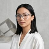 Gọng kính OAKLEY OX8187 818704 – người mẫu đeo kính
