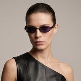 Kính mát PRADA PR D51S 7AB70W – người mẫu đeo kính