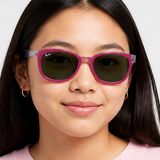 Kính clip-on trẻ em Rayban Junior RY1631C 750871 - Hồng cánh sen phối cao su xanh dương – người mẫu đeo kính
