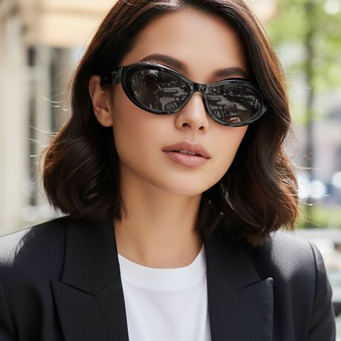 Kính mát PRADA PR 26ZSF 16K08Z