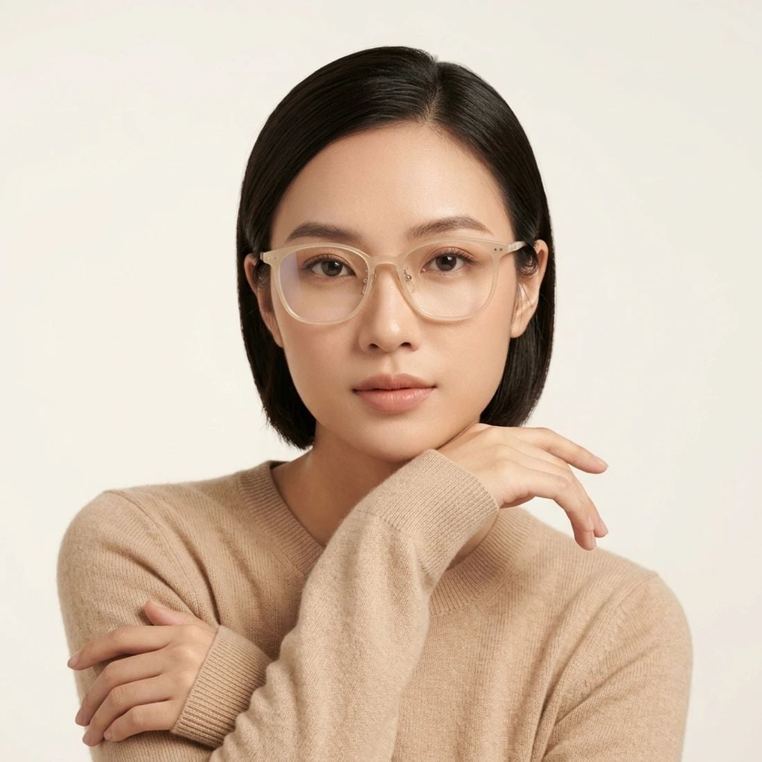 Gọng kính VALENTINO RUDY VR25169 C8 – người mẫu đeo kính