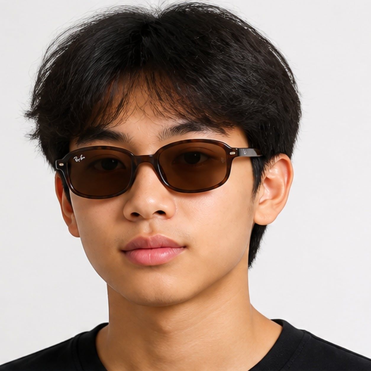 Kính mát trẻ em Rayban Junior RJ9132SF 152/73 - Nâu vân đồi mồi – người mẫu đeo kính