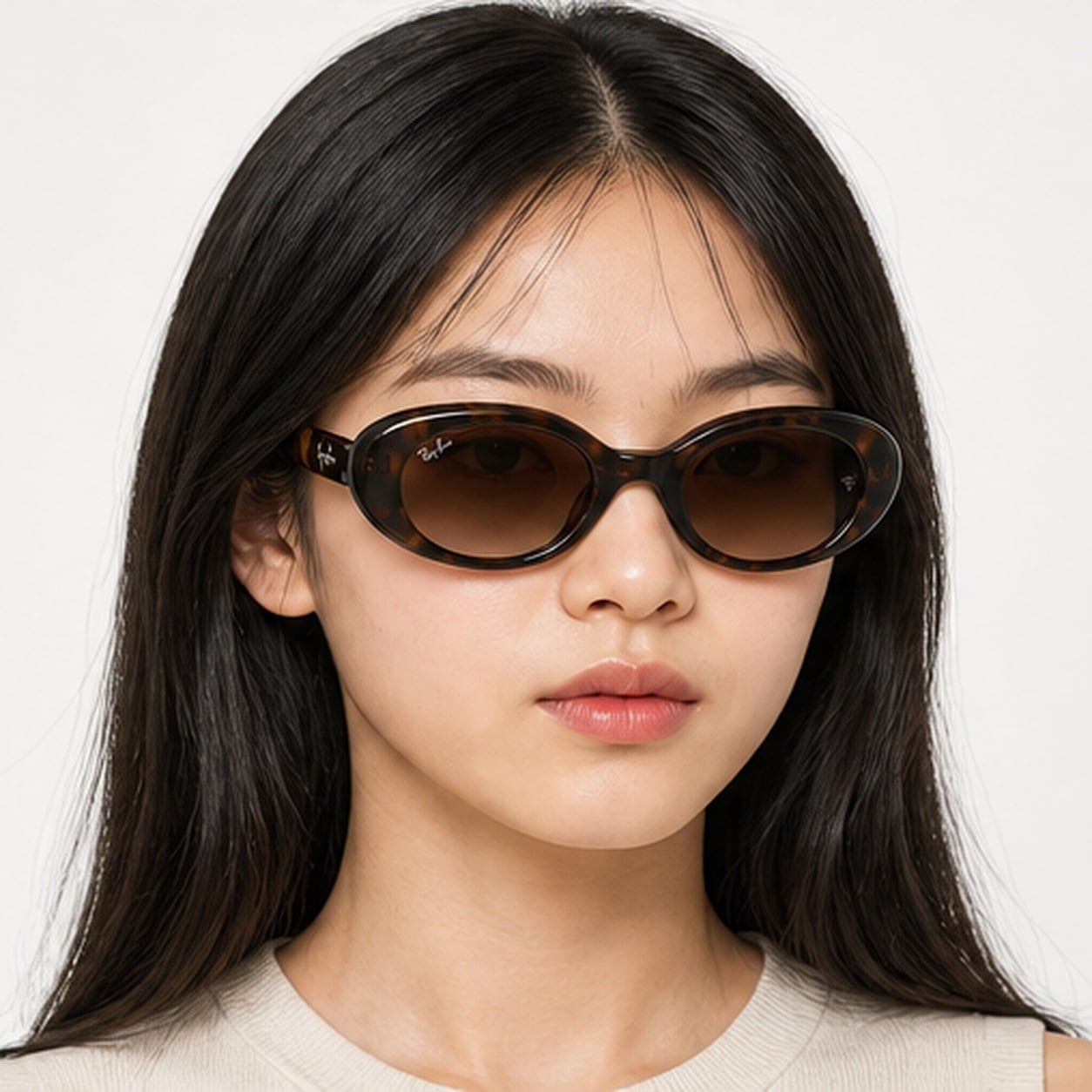 Kính mát trẻ em Rayban Junior RJ9141SF 152/13 - Nâu vân đồi mồi – người mẫu đeo kính
