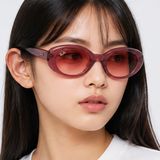 Kính mát trẻ em Rayban Junior RJ9141SF 7217V0 - Tím trong suốt – người mẫu đeo kính