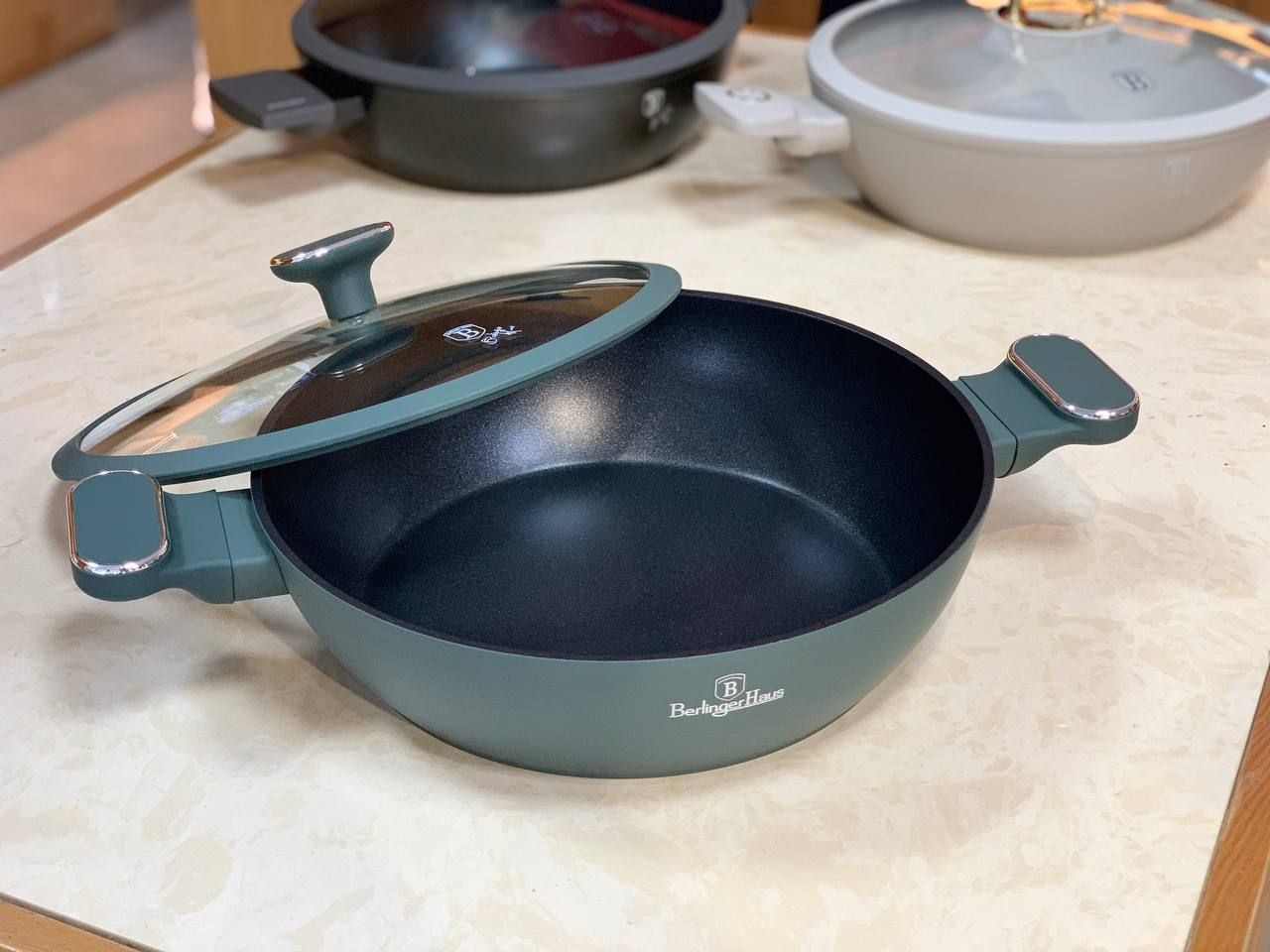 noi chao 2 quai cam co nap berlinger haus bh 8163 28cm xanh la matte green collection