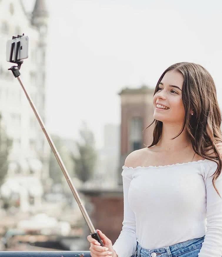 gay chup anh tu suong khong day fresh n rebel wireless selfie stick