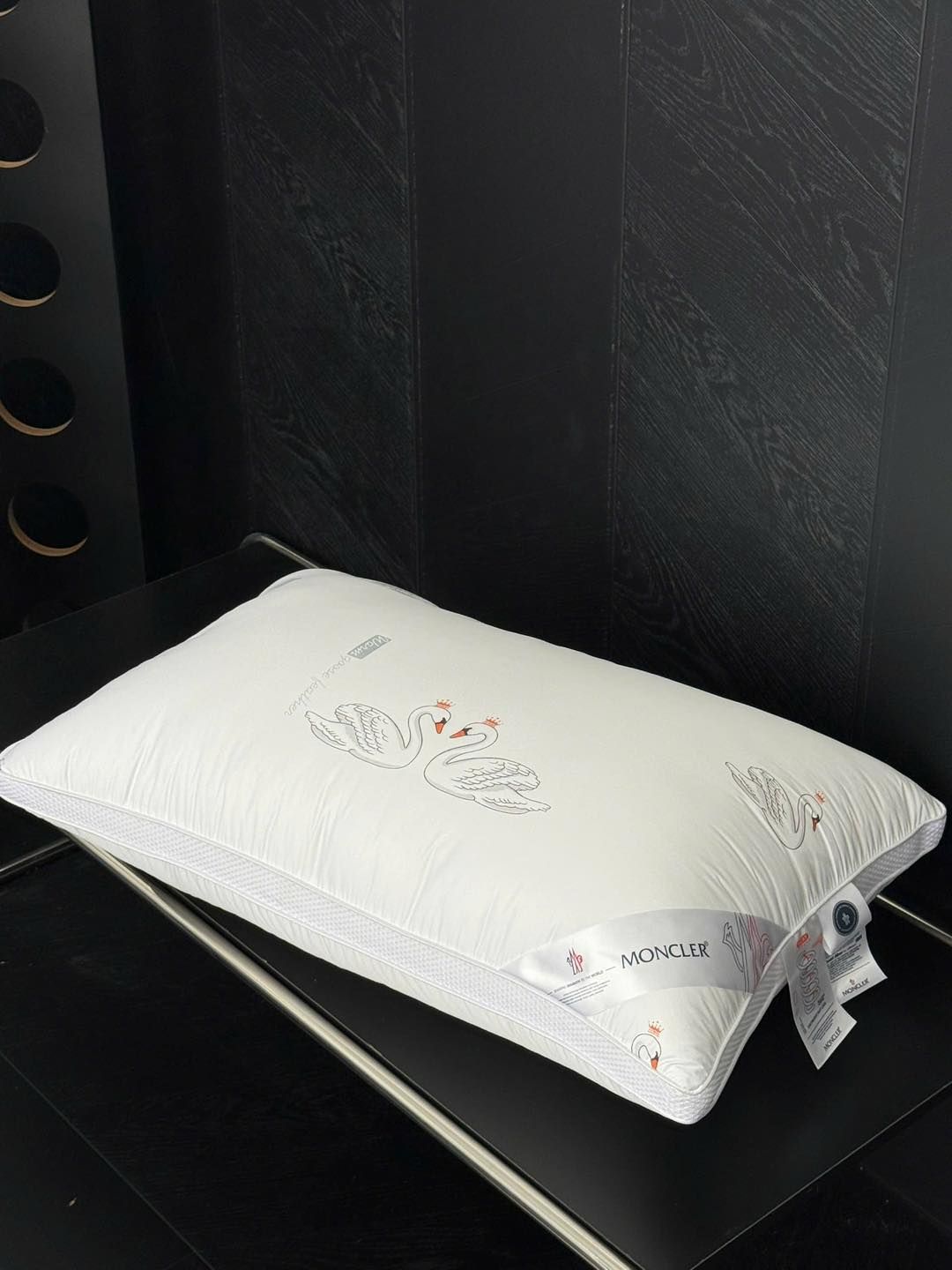 goi moncler size 48x74cm doi gom 2 cai